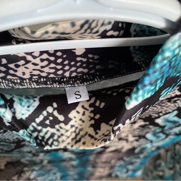 Snake print bodysuit. Size small - Picture 3 of 5